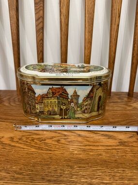 Vintage Wicklein Nuremberg Lebkuchen Gingerbread Tin - Made in Germany